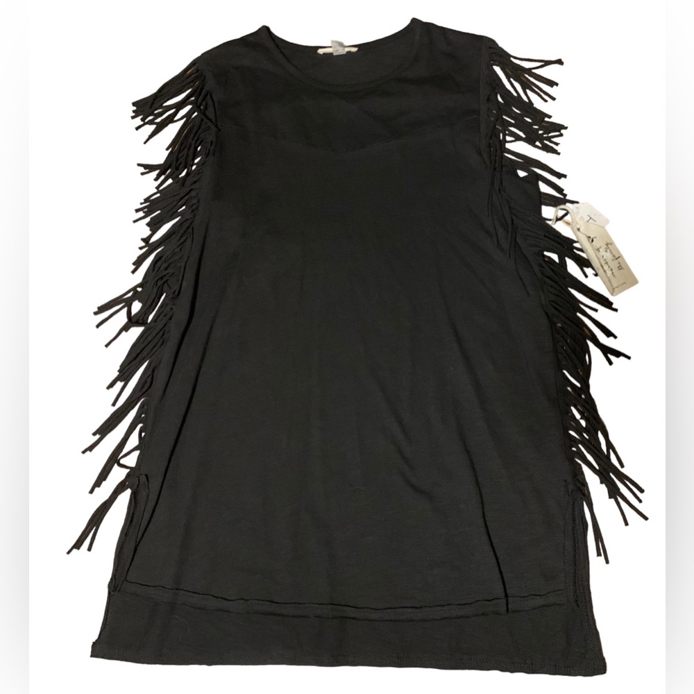 Cousin Earl Brand Lg black top with fringe on both side